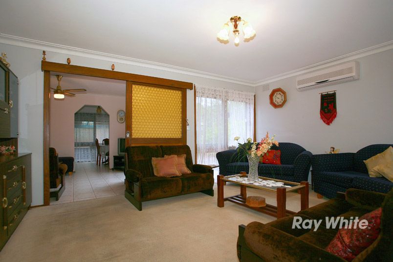 38 Matthew Flinders Avenue, ENDEAVOUR HILLS, VIC 3802