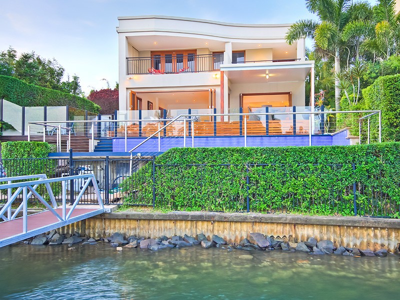 13 La Spezia Court, ISLE OF CAPRI, QLD 4217