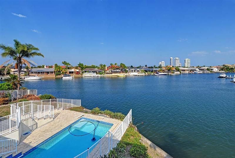 71 Cockleshell Court, RUNAWAY BAY QLD 4216