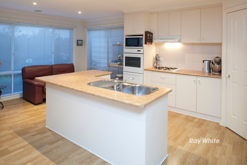 24 Bottlebrush Court, LANGWARRIN, VIC 3910