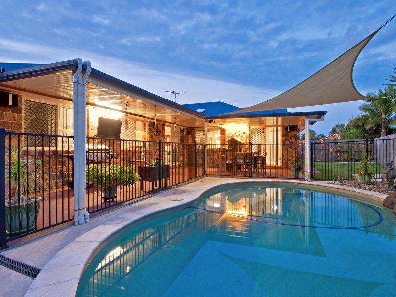 15 Sandwell Crescent, KIPPA-RING QLD 4021
