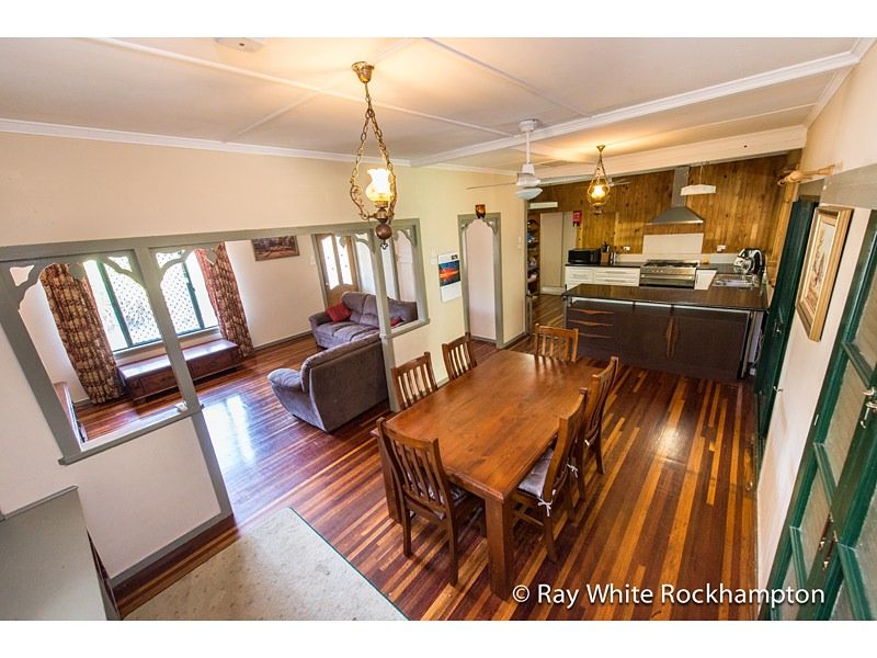 7 Martin Street, Park Avenue QLD 4701