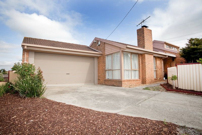 13 Longwood Drive, EPPING VIC 3076