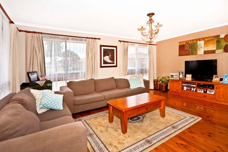 4 Crow Place, BOSSLEY PARK, NSW 2176