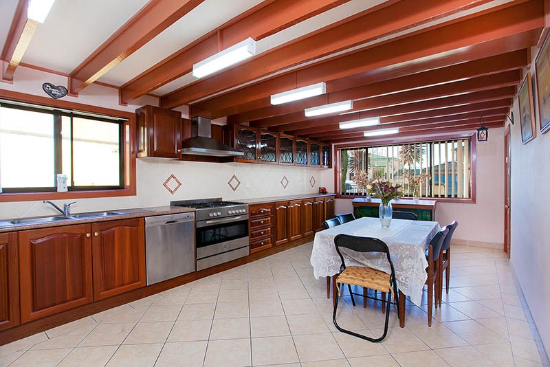 4 Newton Crescent, OAK FLATS, NSW 2529