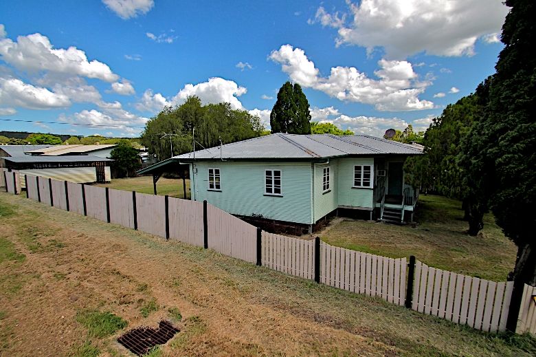 184 South Station Road, SILKSTONE, QLD 4304