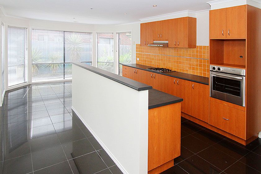 5 Nobelius Court, MILL PARK, VIC 3082