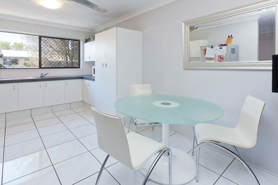 2/12 Carl Street, WOOLLOONGABBA, QLD 4102