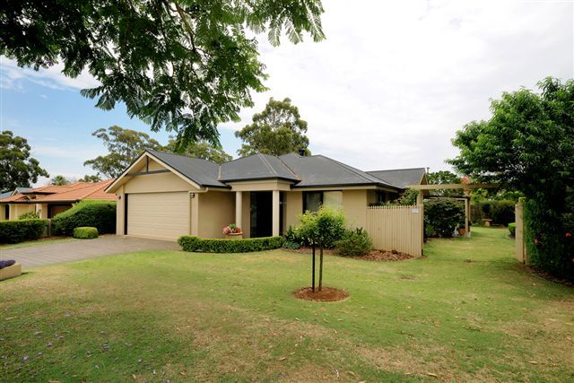 14 Weis Crescent, MIDDLE RIDGE QLD 4350
