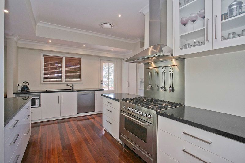 10 Stanhope Road, KALAMUNDA, WA 6076