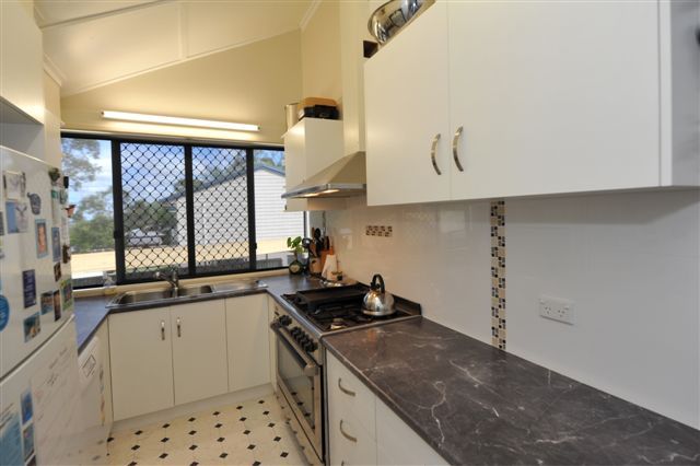 4 Claire-Lee Crescent, KINGSTHORPE, QLD 4400