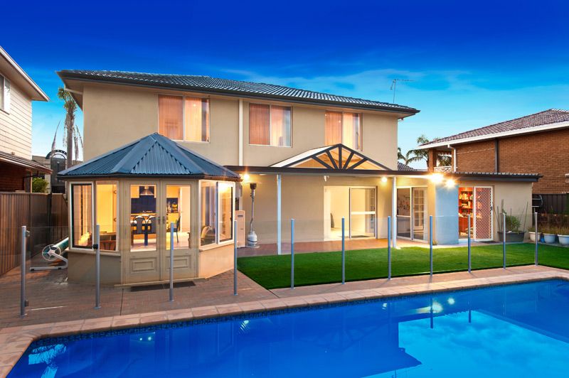 4 Hawkesbury Esplanade, SYLVANIA WATERS NSW 2224
