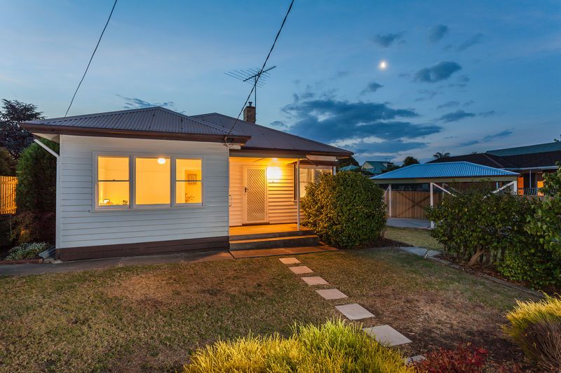2/18 Calvert Street, HAMLYN HEIGHTS, VIC 3215