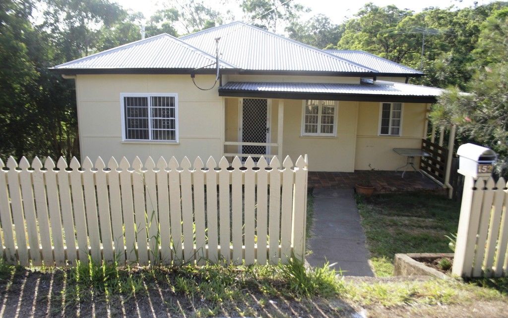 152 Taringa Parade, INDOOROOPILLY QLD 4068