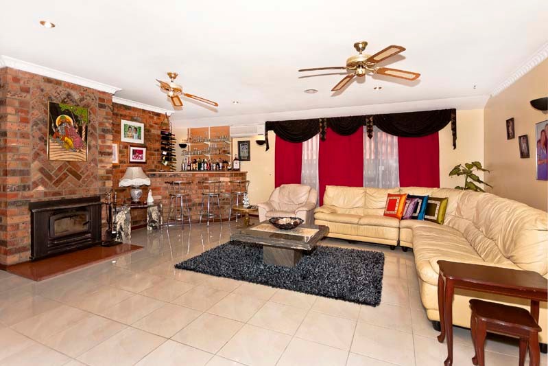 4 Arrawatta Close, EDENSOR PARK, NSW 2176