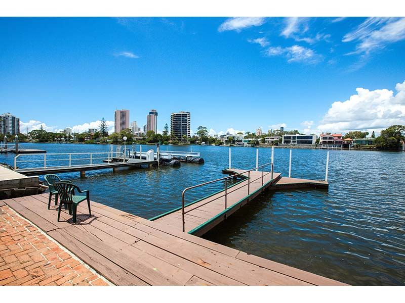 88 Amalfi Drive, ISLE OF CAPRI QLD 4217