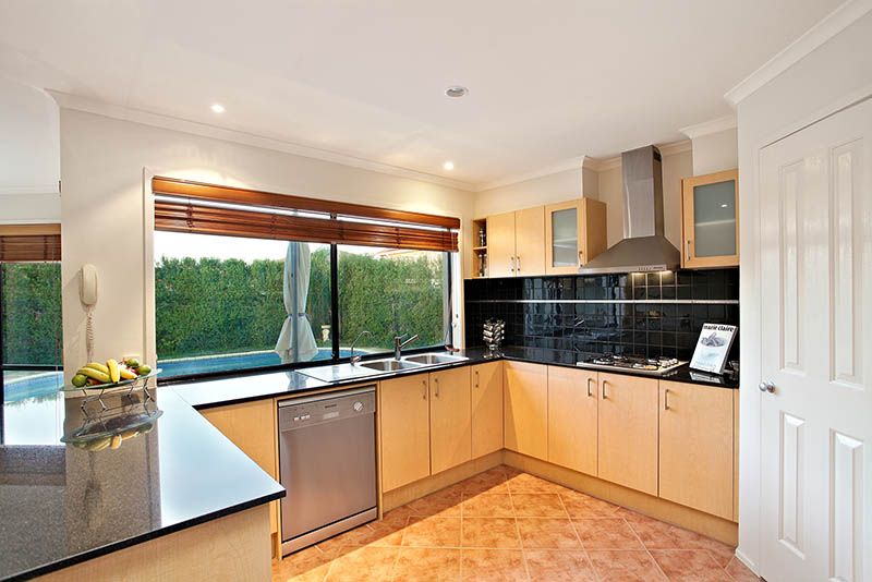 39 Tudor Rose Crescent, SYDENHAM, VIC 3037