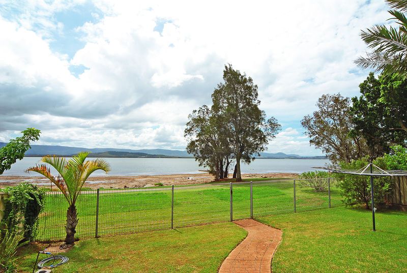 33 The Esplanade, OAK FLATS NSW 2529