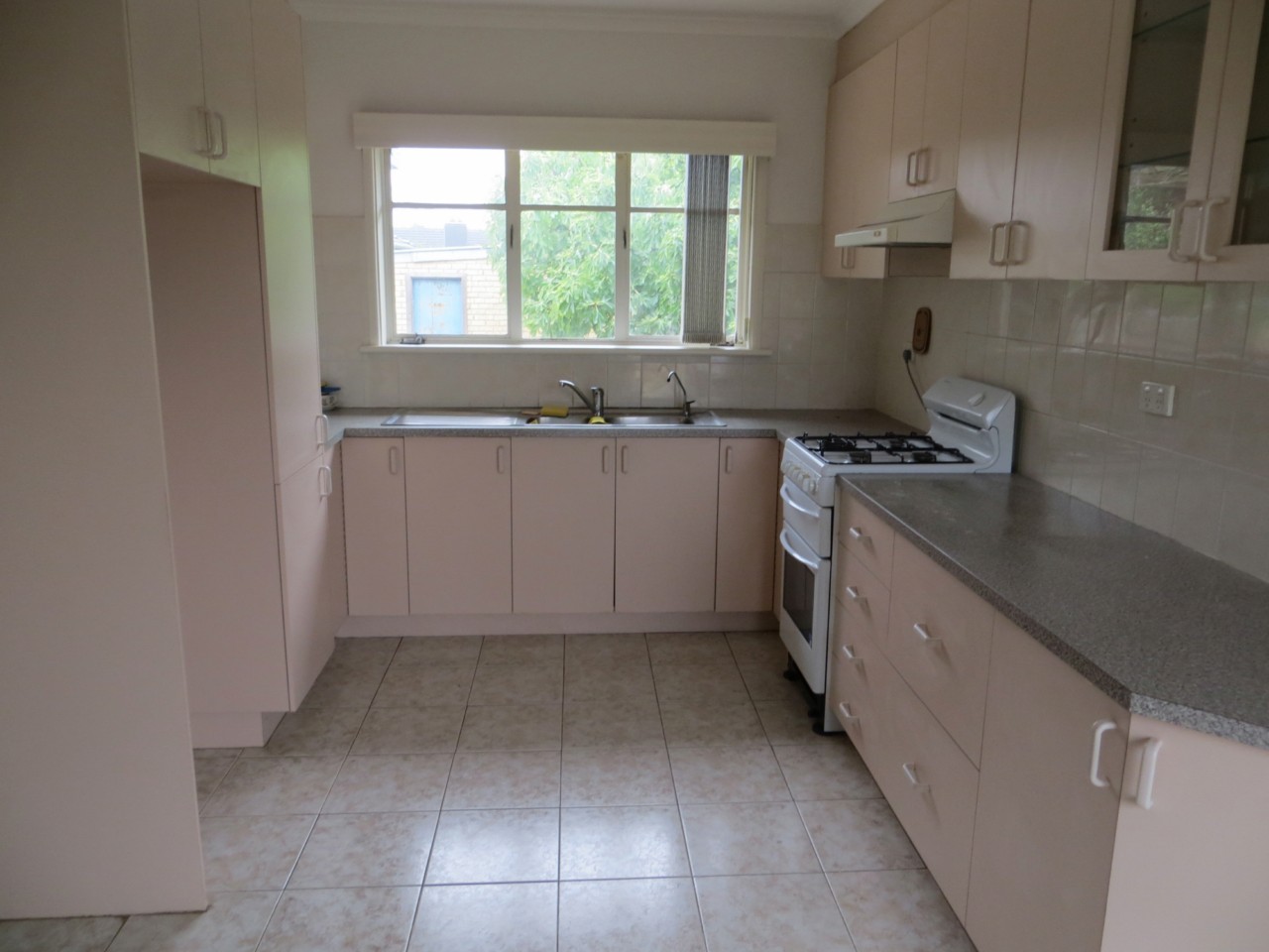 5 Sherlowe Court, BENTLEIGH EAST, VIC 3165