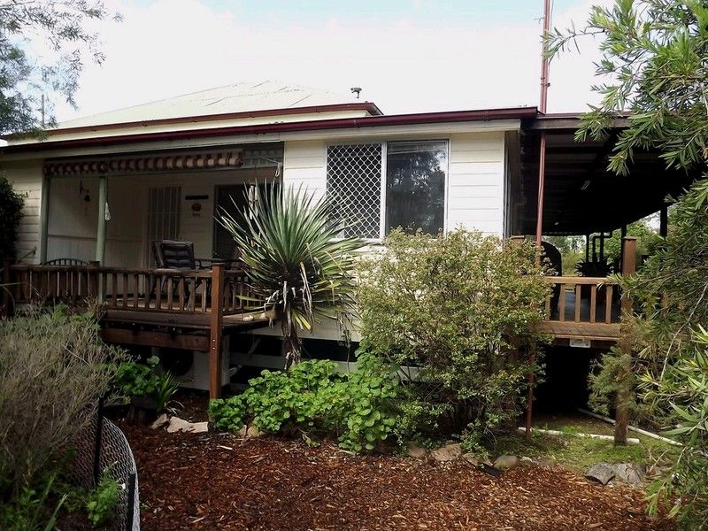 6 Short Street, CROWS NEST QLD 4355