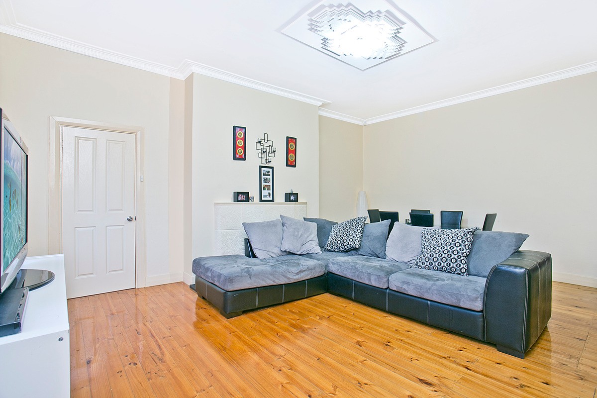 8 Hotchkiss Crescent, CROYDON PARK, SA 5008