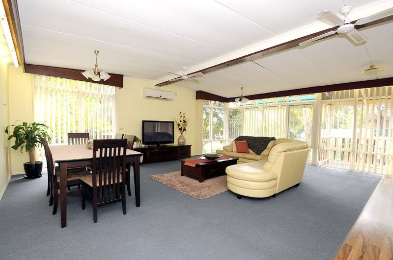 18 Moira Avenue, FERNTREE GULLY, VIC 3156
