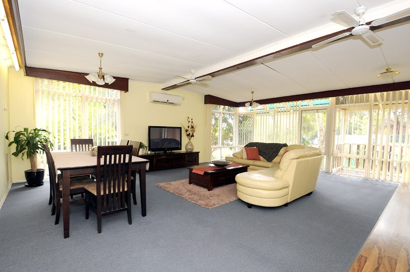 18 Moira Avenue, FERNTREE GULLY, VIC 3156