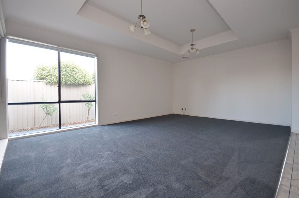10 Burr Street, MINERS REST, VIC 3352