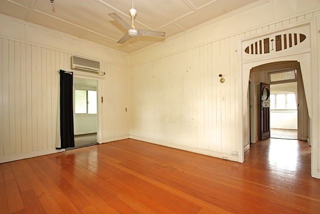 8 Delacy Street, NORTH IPSWICH, QLD 4305