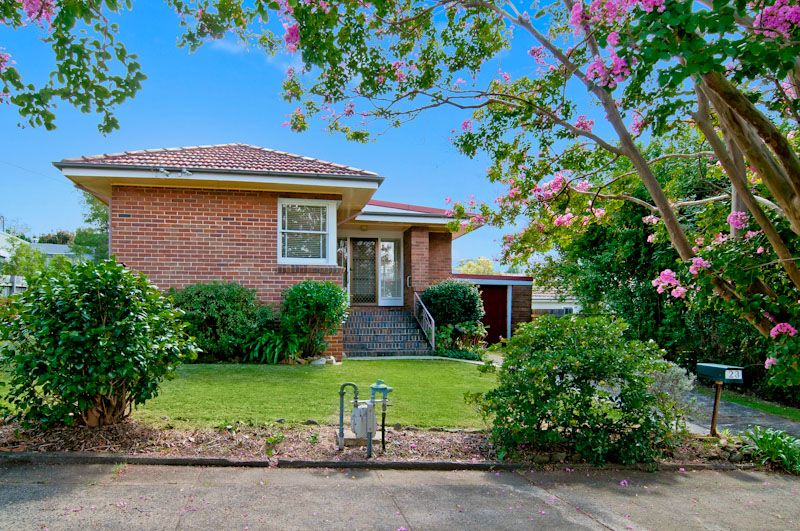 23 Osgathorpe Road, GLADESVILLE NSW 2111