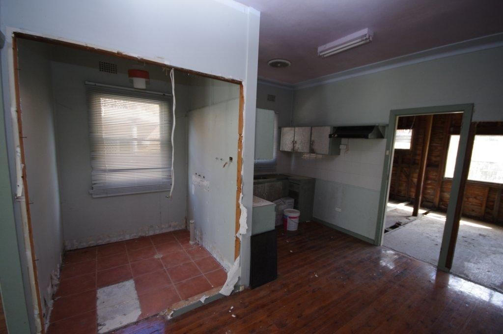 TAREE, NSW 2430