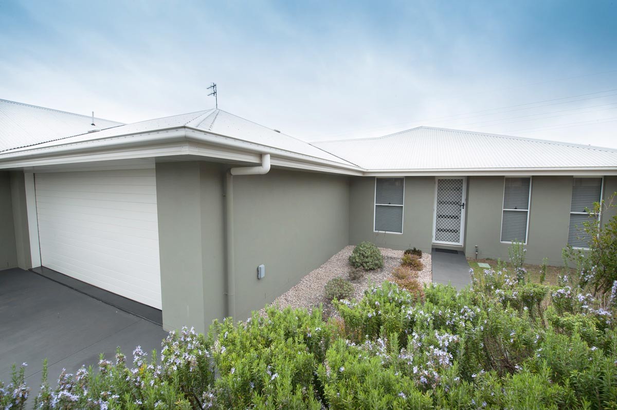 Unit 2/24 Sambar Court, Kearneys Spring, QLD 4350
