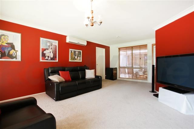 12 Sunbird Terrace, GLENMORE PARK, NSW 2745