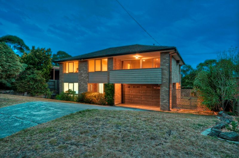 6 SPRINGSONG PASS, CHIRNSIDE PARK VIC 3116