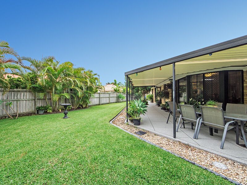52 Coronet Crescent, BURLEIGH WATERS, QLD 4220
