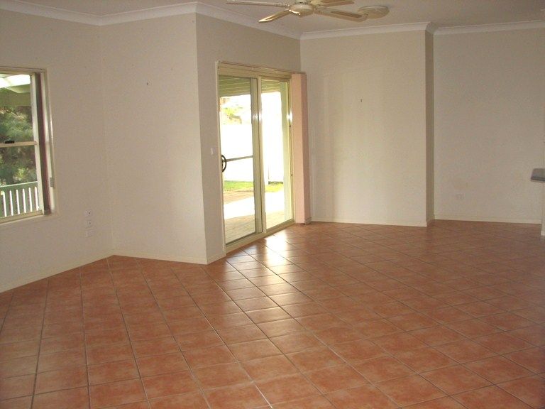 27 Harold Tory Drive, YAMBA, NSW 2464