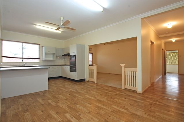 70 Holdsworth Road, NORTH IPSWICH, QLD 4305
