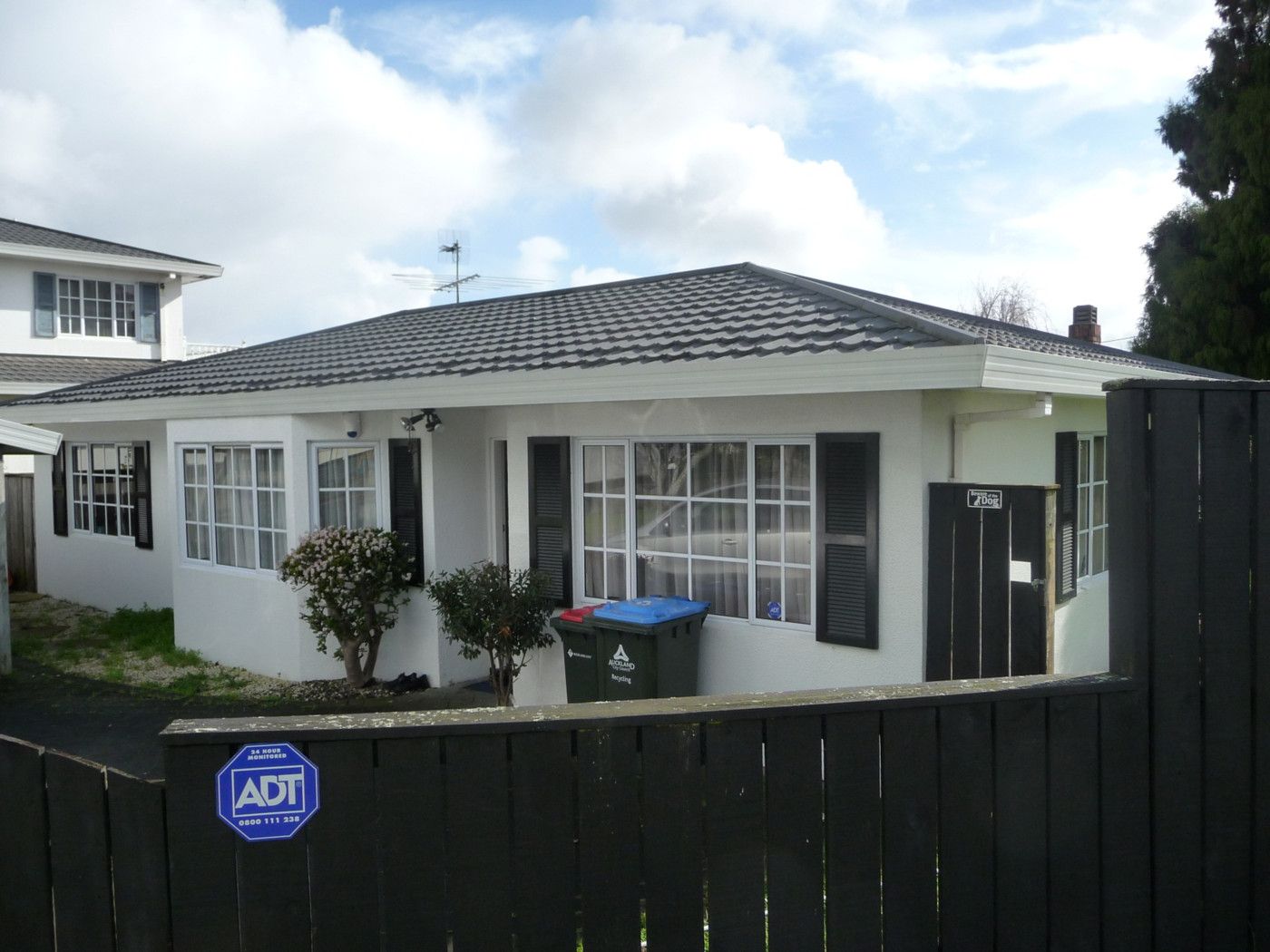 14 CHURCH Crescent, PANMURE, Auckland City