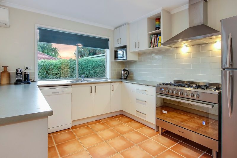 4 Easton Court, FERNTREE GULLY, VIC 3156