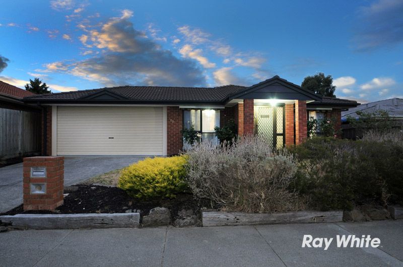 30 Brentwood Drive, CRANBOURNE, VIC 3977