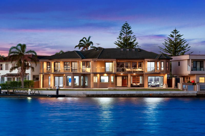 4 Lachlan Avenue, SYLVANIA WATERS NSW 2224
