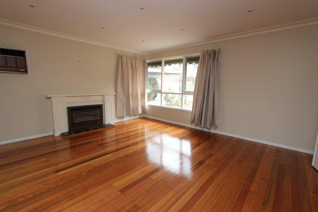 10 Hutcheson Avenue, HIGHTON, VIC 3216
