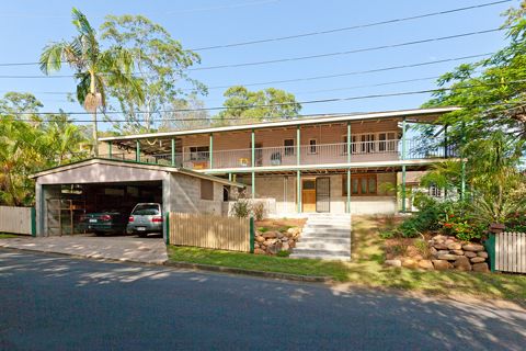1 Isis Crescent, SEVEN HILLS QLD 4170