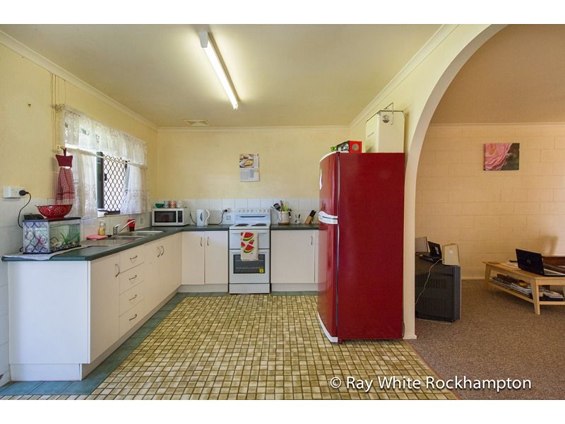 1/322 Warnock Street, KOONGAL, QLD 4701