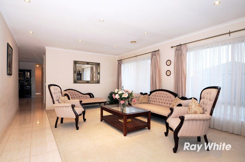 19 Carboni Crescent, LYNBROOK, VIC 3975