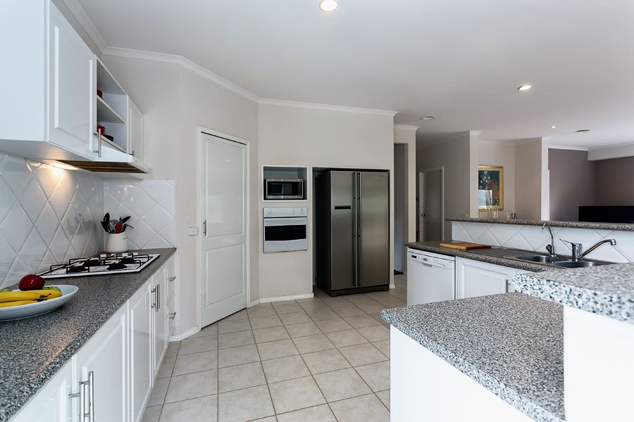 7 Parkway,, MELTON WEST, VIC 3337