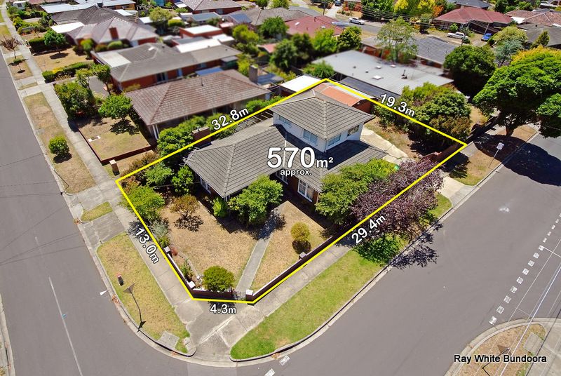 2 Maple Grove, BUNDOORA, VIC 3083