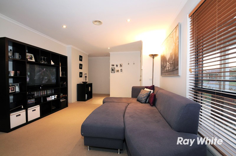 16 Henning Avenue, LYNBROOK, VIC 3975