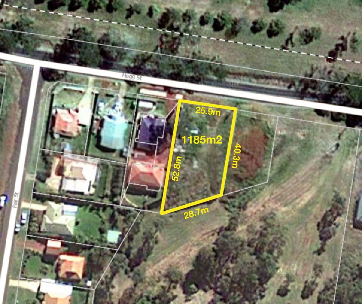 40 Hogg Street, ROCKVILLE QLD 4350