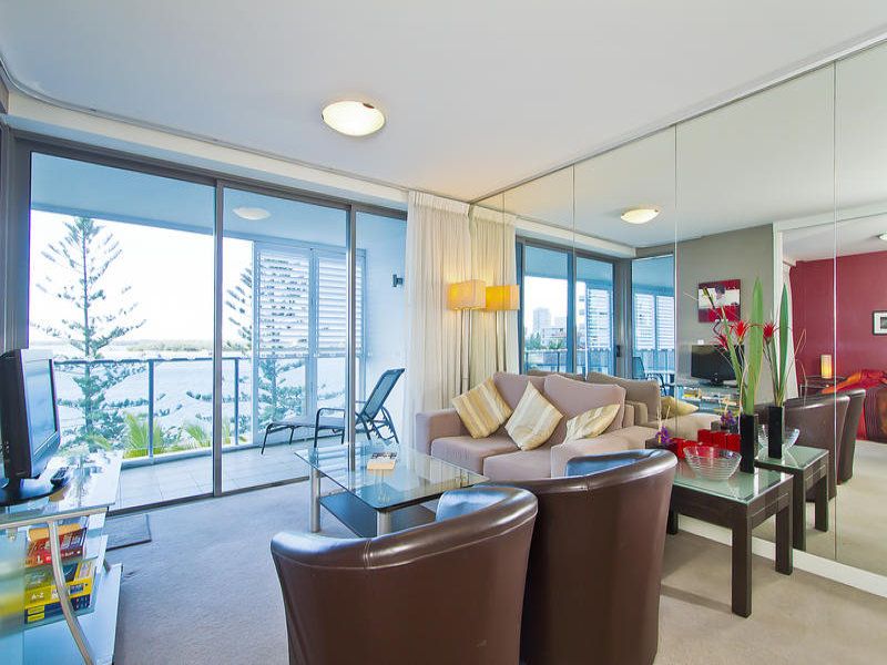 1304/438 'Waters Edge', Marine Parade, BIGGERA WATERS, QLD 4216